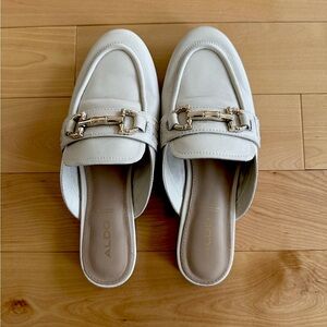 ALDO 6.5 CREAM WHITE AND GOLD LEATHER FLATS SLIP-ON LOAFERS